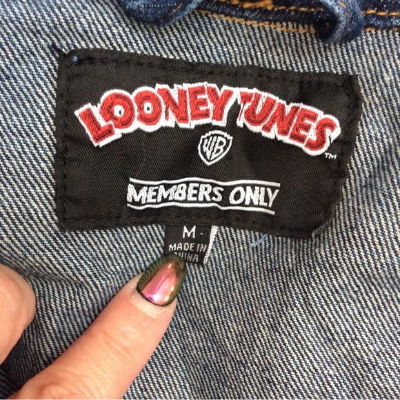 Looney Tunes members only oversized jean jacket. Men’s Medium - Picture 6 of 8